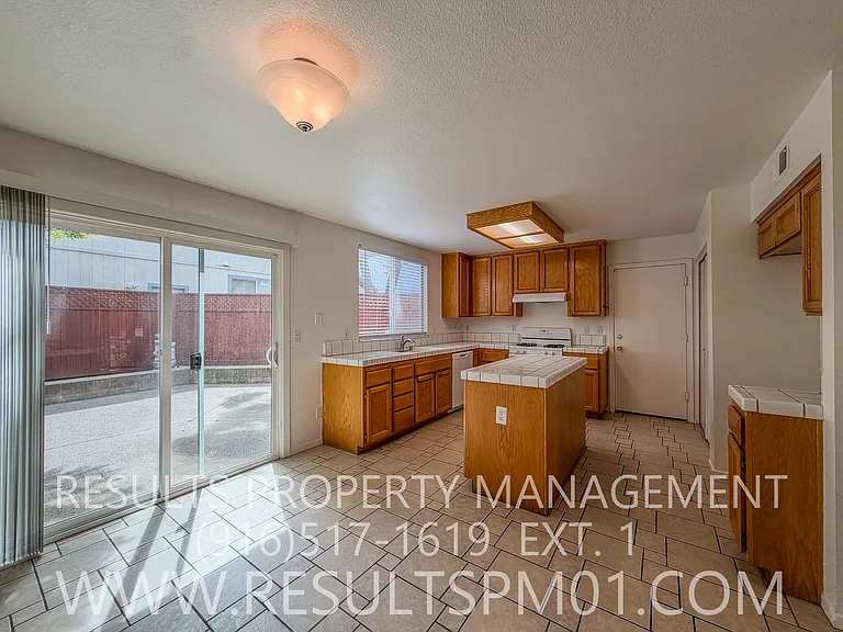 9567 S Coast Ln — Photo 8