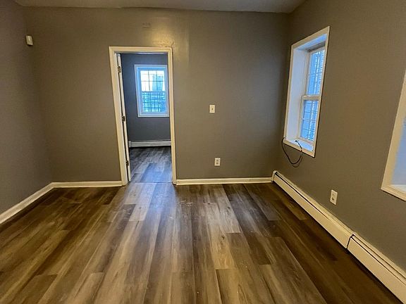 3rd image of 286 Orange Ave #4
