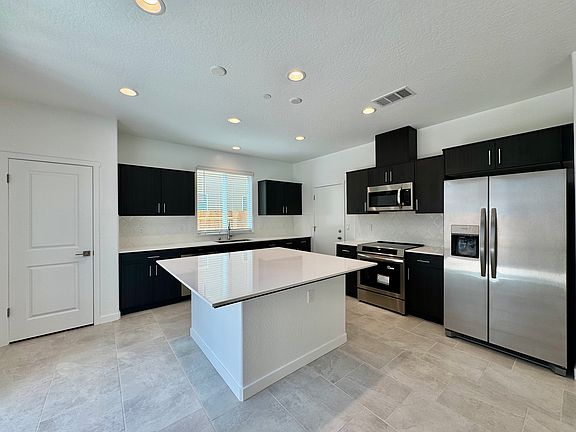 5th image of 2959 E Ava Dr