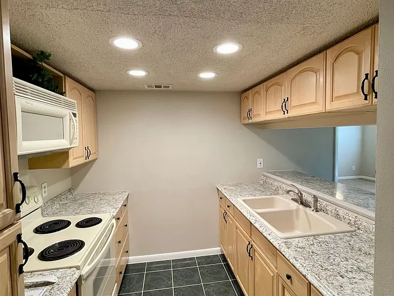 1664 Sunny Brook Ln NE #K101 — Photo 7