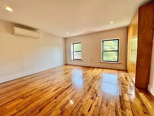 Rented by ERNY LLC | media 35