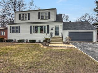 8702 Parkway Dr, Highland, IN 46322