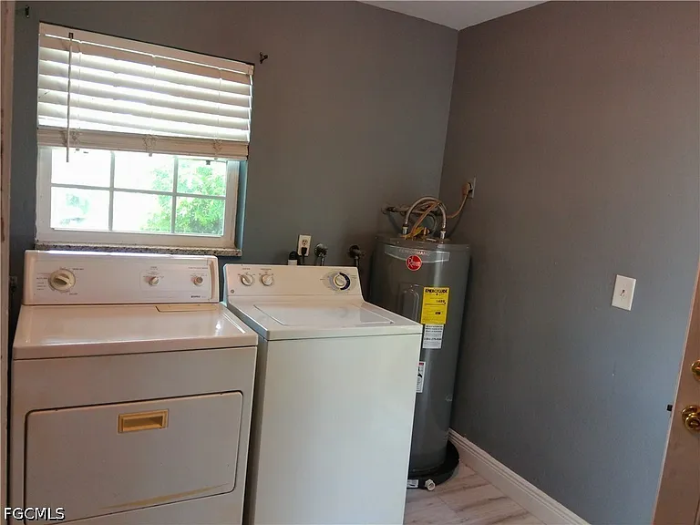 893 Iris Dr — Photo 21