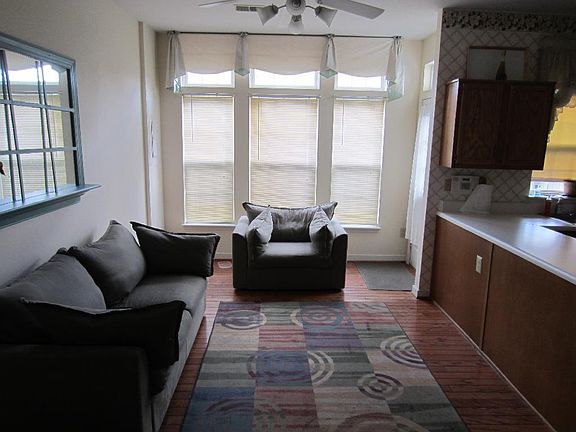 3rd image of 2980 Queensland Dr