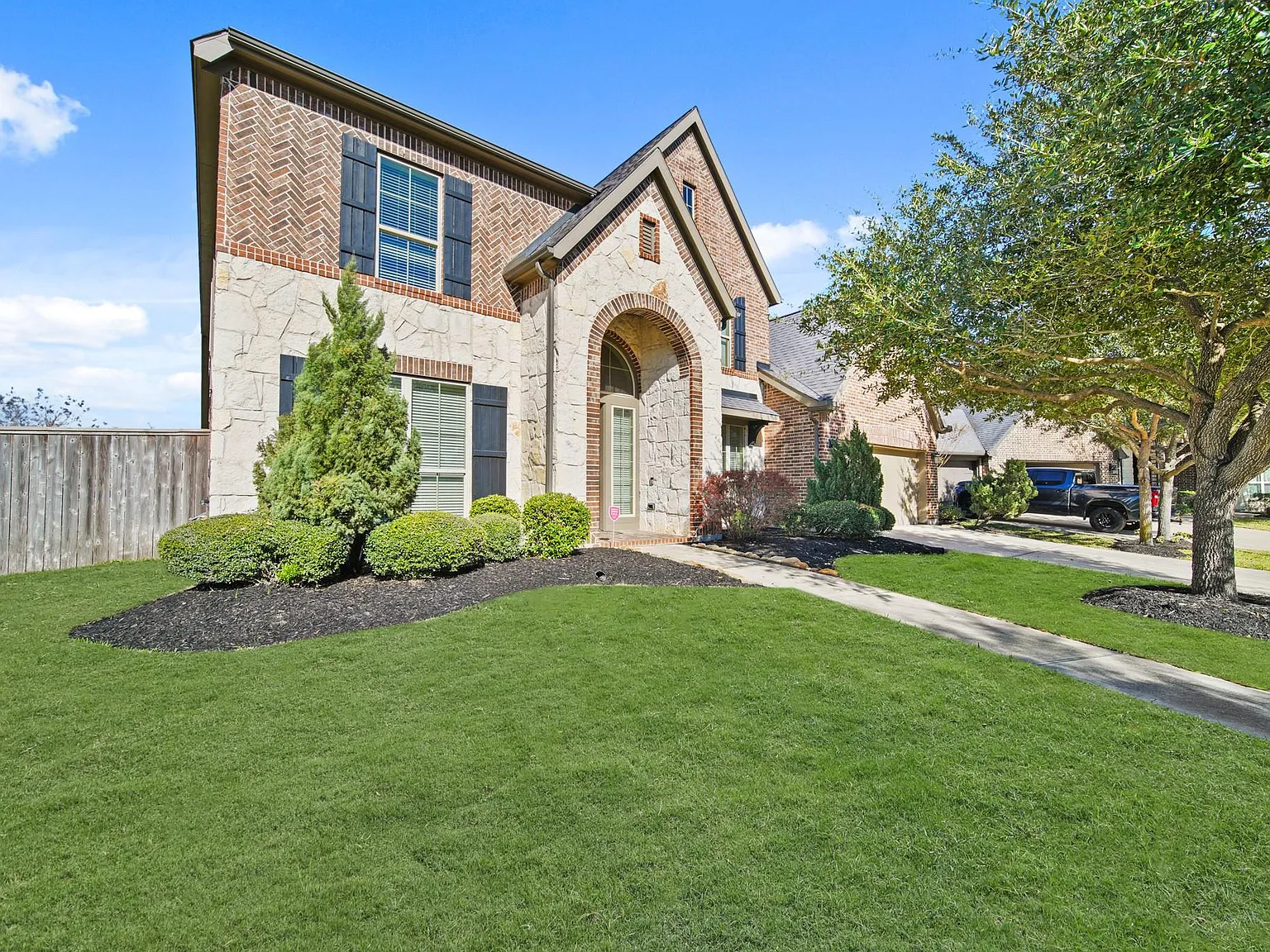 5 bed, 4.5 bath, 3780 sqft, $5,000 — Photo 3