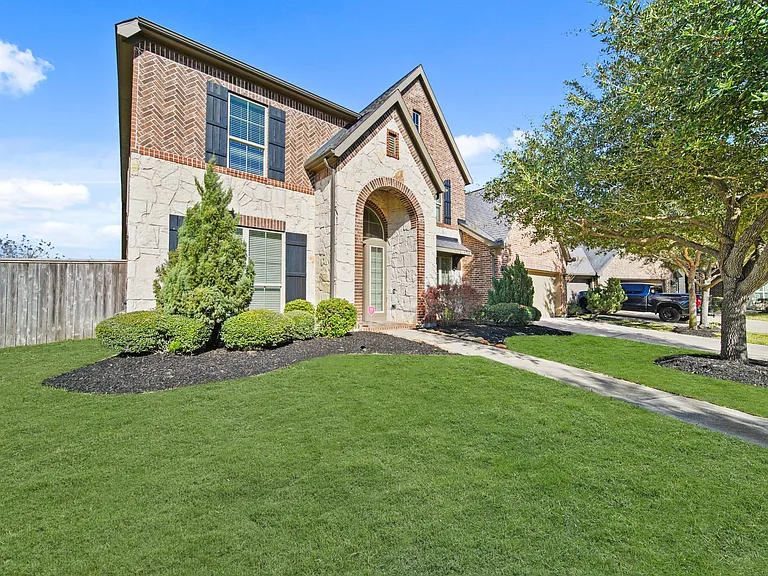 2523 Crossvine Dr — Photo 3