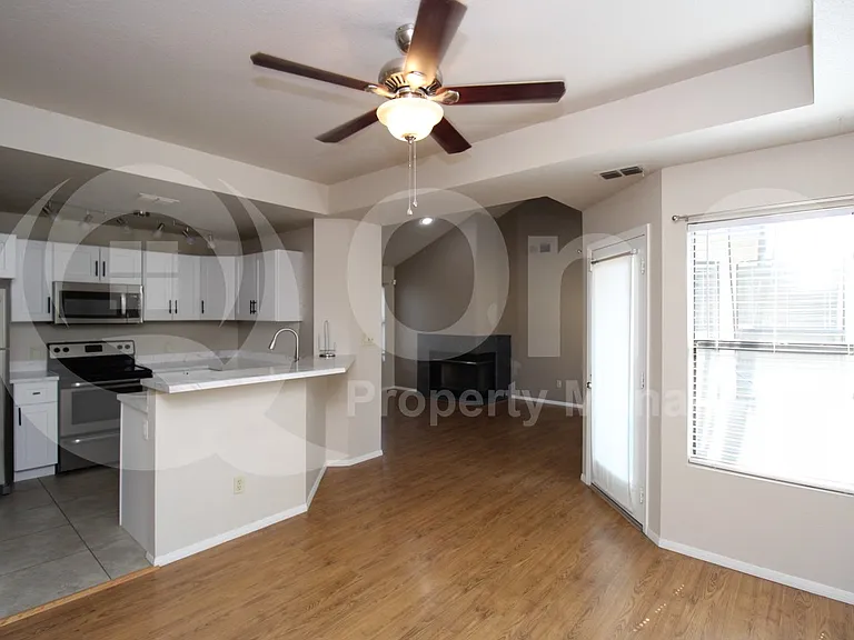 4201 N 20th St #227 — Photo 5