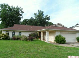 625 Meadowood Dr, Broken Arrow, OK 74011