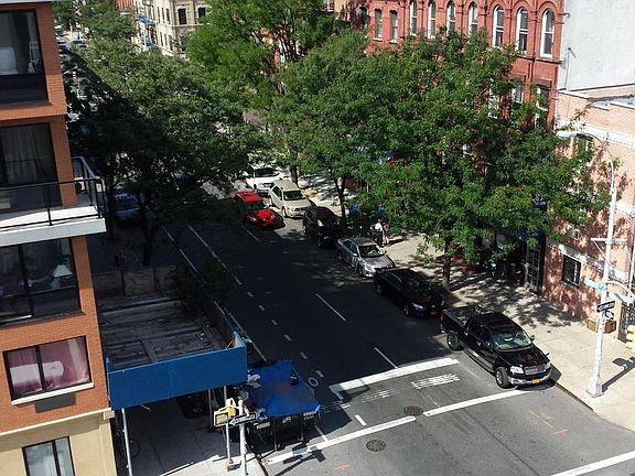 4th image of 354 Franklin Ave APT 5