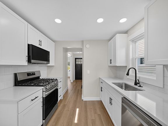 3rd image of 1128 E 27th St