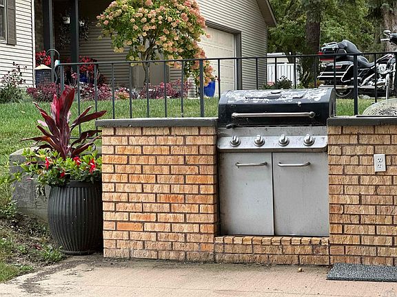 4th image of 111 N Emerald Dr APT 2