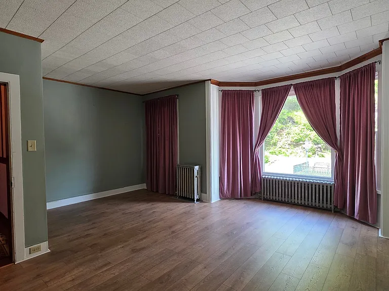 131 W Broadway — Photo 14