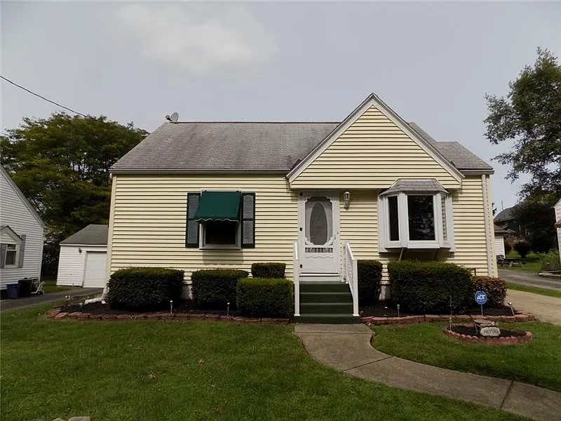 830 Woodland Rd photo 1