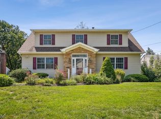 89 Riverside Dr, Denville, NJ 07834