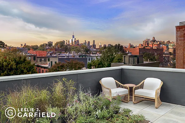 Sold by Leslie J. Garfield | media 20