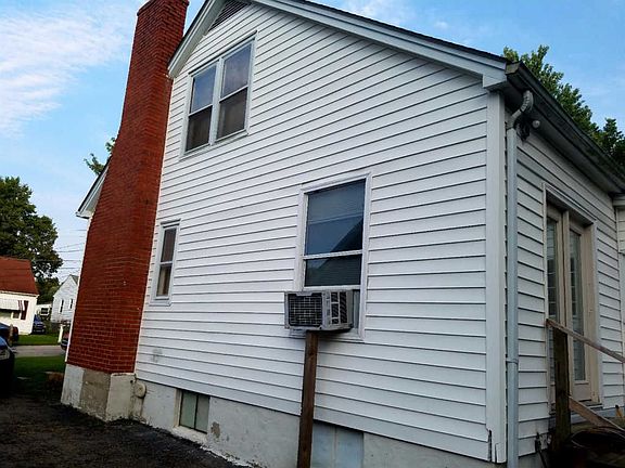 2nd image of 208 Elmwood Dr