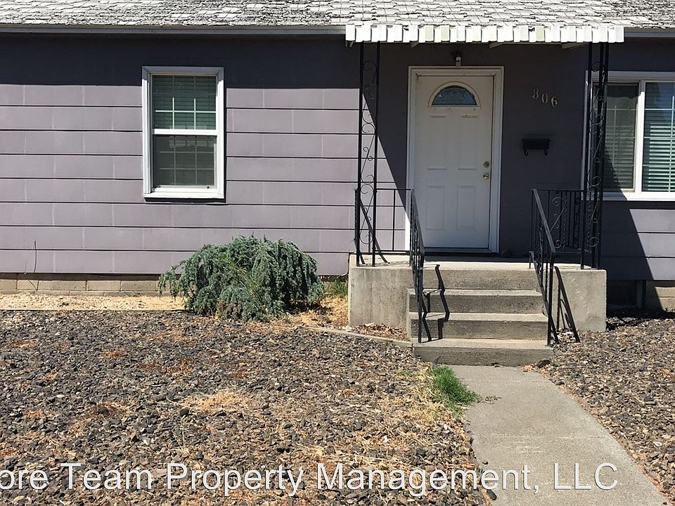 1st image of 806 Symons St