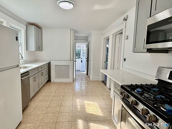 2nd image of 60 Stephen Street