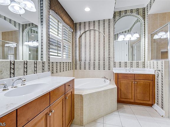 3rd image of 12584 Grandezza Cir
