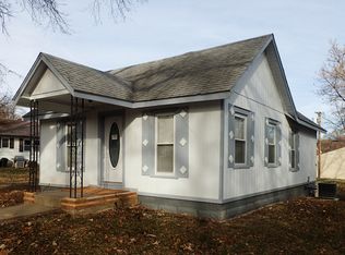 305 W 9th Ave, Garnett, KS 66032