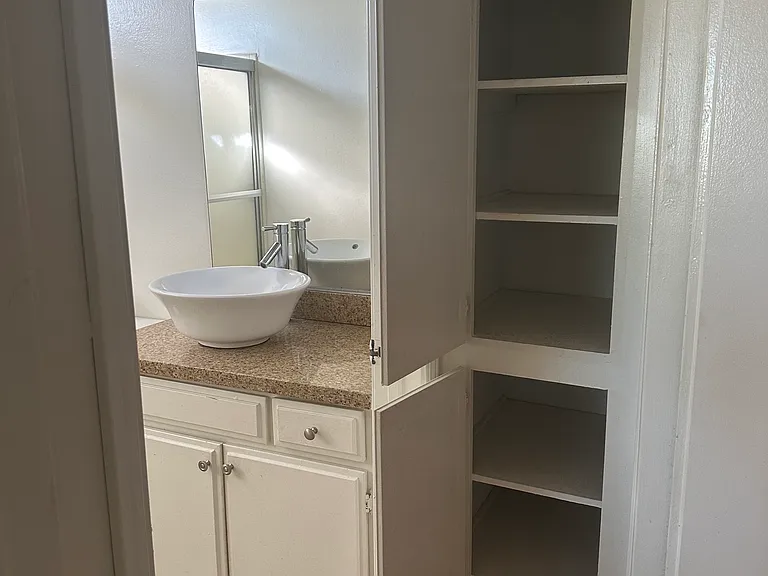 14116 Tiara St #6 — Photo 12