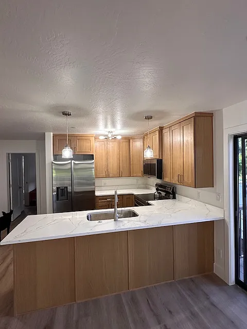 1375 Woodside Ave — Photo 3