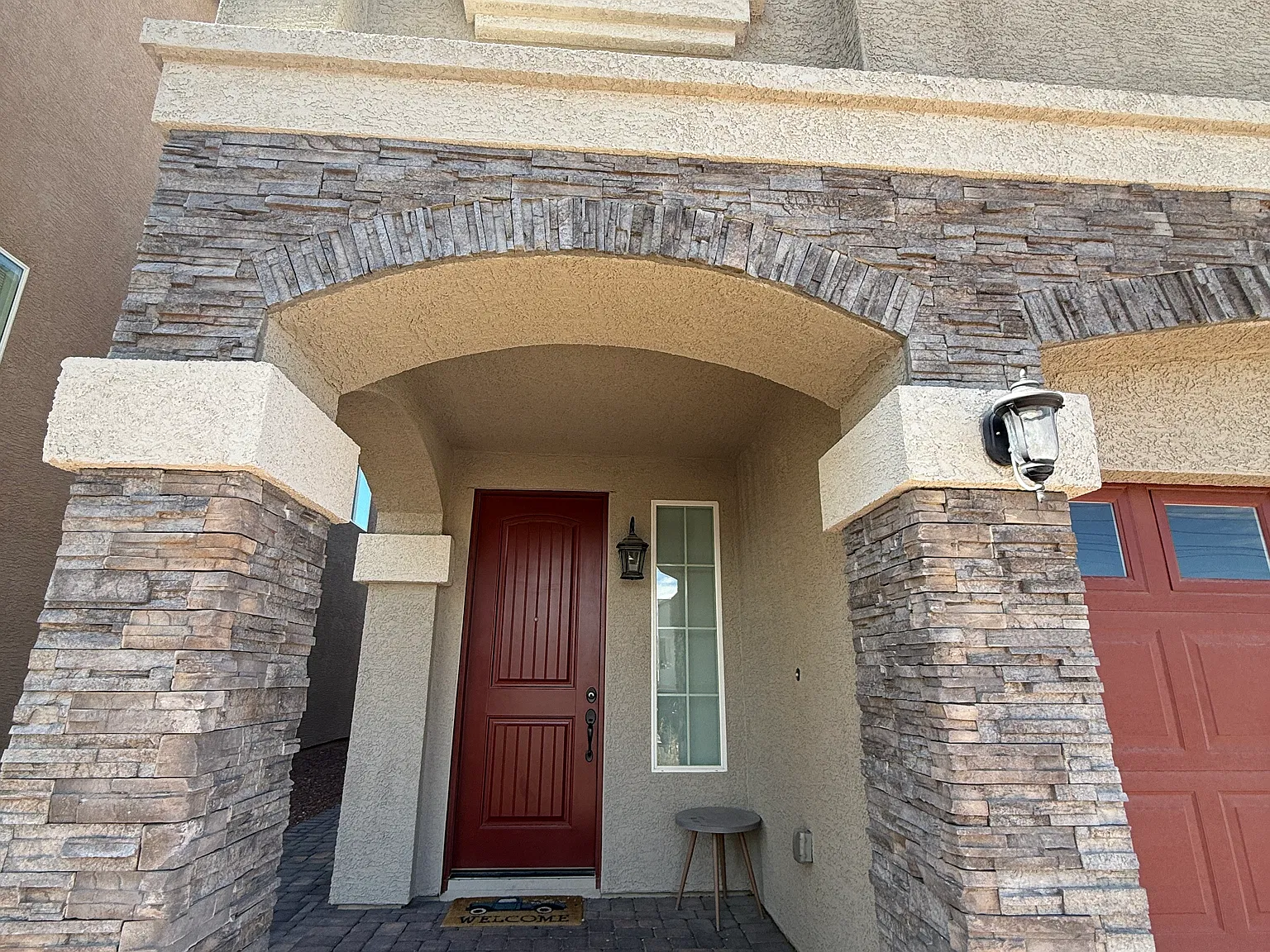 4 bed, 2.5 bath, 2311 sqft, $4,000 — Photo 2