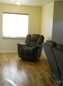 5th image of 513 Collins Ave