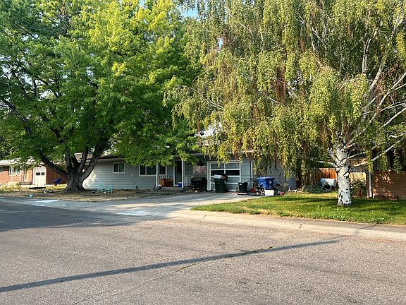 3rd image of 924 Big Horn Dr