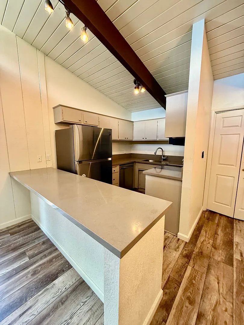 Mammoth Mountain Apartments — Photo 1