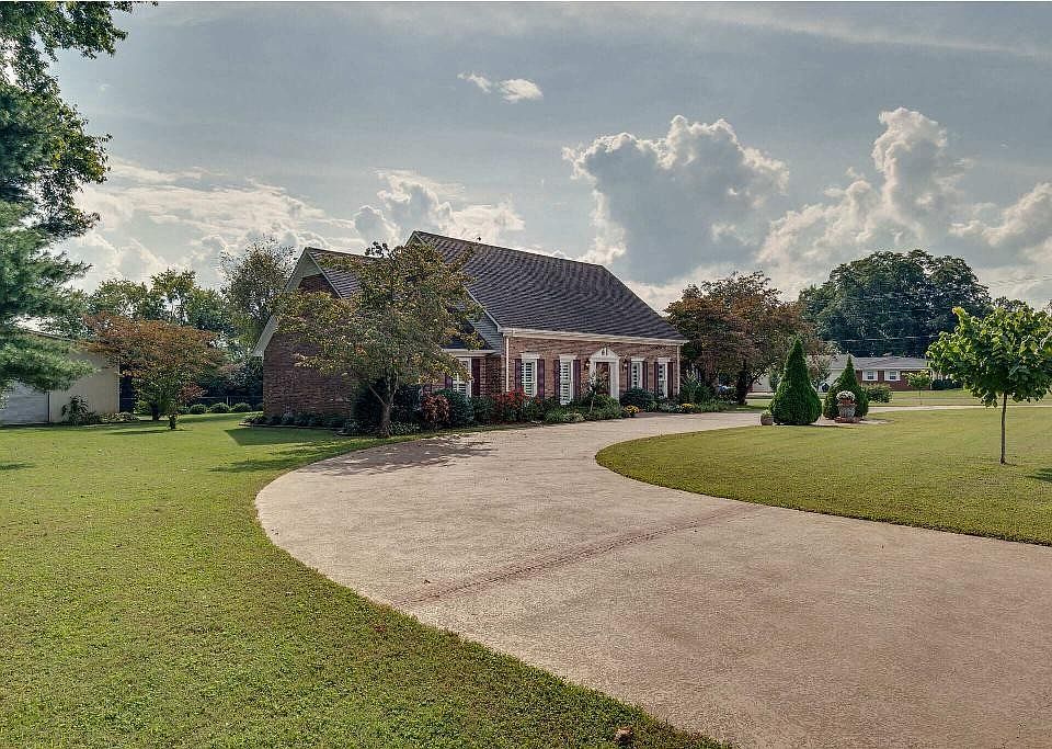 501 Douglas Dr, Lawrenceburg, TN 38464 Zillow