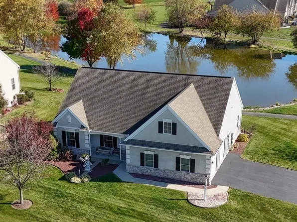 816 Walnut Crest Dr, Lebanon, PA 17046