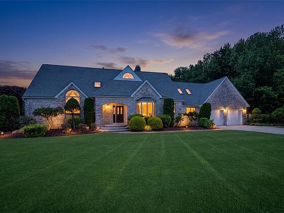 3rd image of 40 Alpine Estates Dr