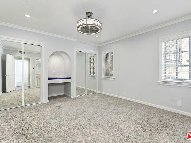 910 N Alfred St #4 — Photo 14