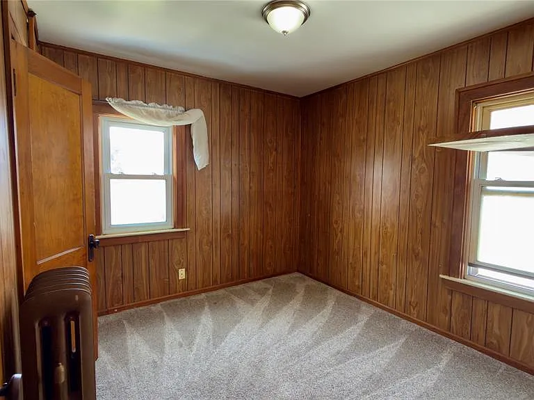 130 Elm St — Photo 16