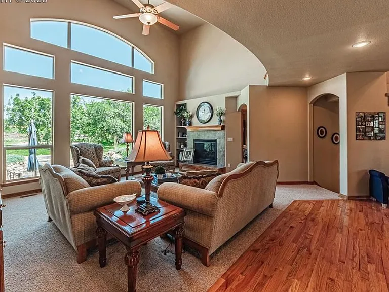 1630 Oakmont Dr — Photo 4
