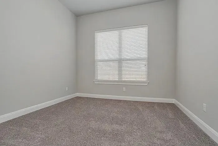 4655 Katherine Dr — Photo 8