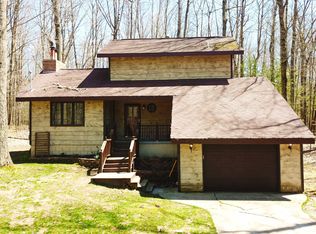 8266 Highland Trl, Stanwood, MI