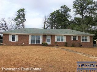 6415 Huntleigh Ct, Fayetteville, NC 28303