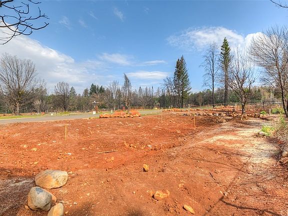 5th image of 212 Berry Creek Dr