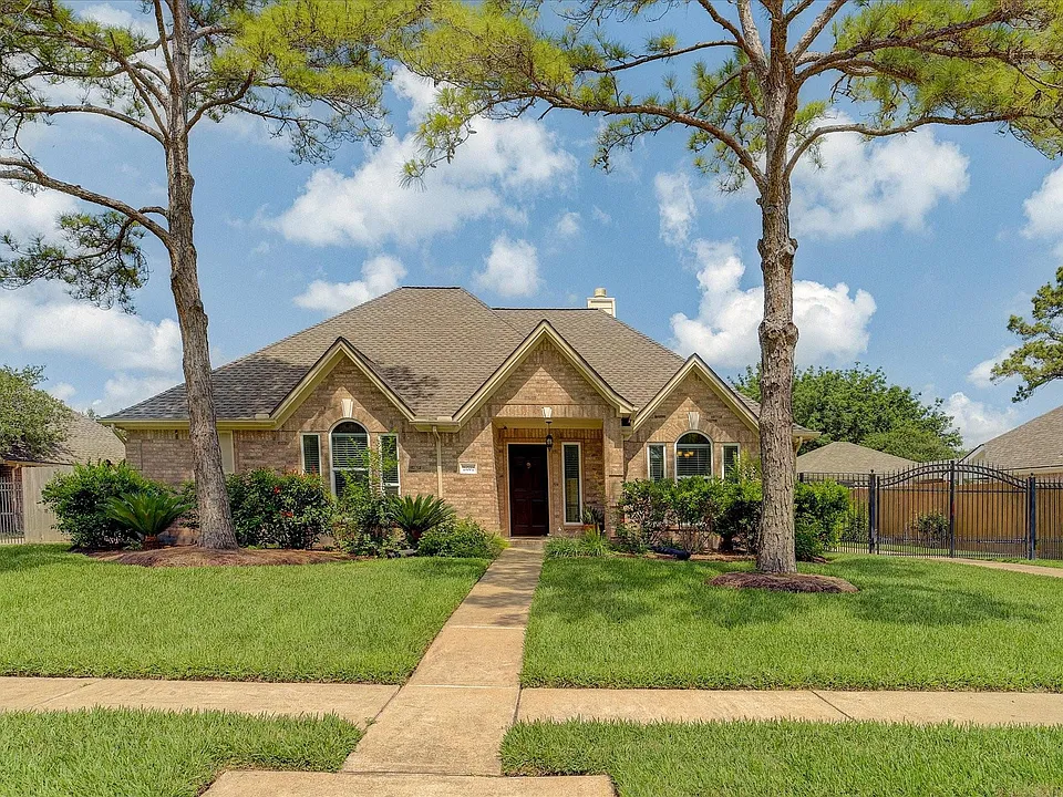 21702 Cayman Point Dr