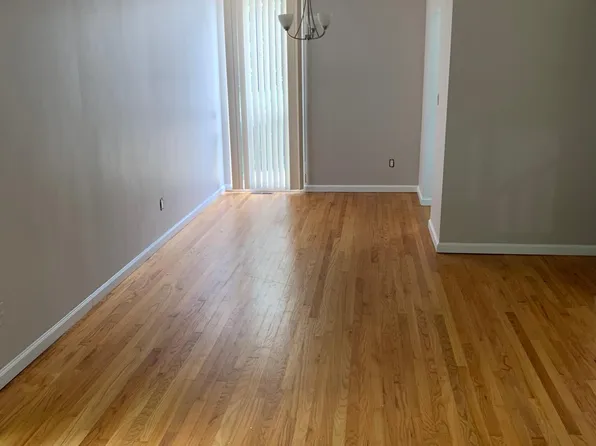 4030 W Thirteen Mile Rd APT A1, Royal Oak, MI 48073