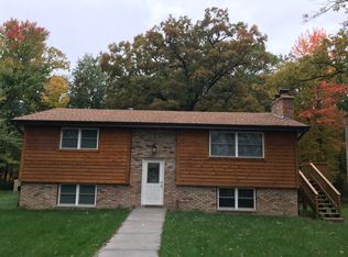 32408 Cedar Crest Trl NE, North Branch, MN 55056