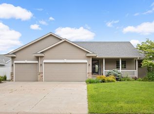 139 Pheasant Ridge Dr, Montrose, MN 55363