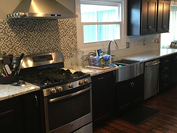 New stove in beautiful kitch