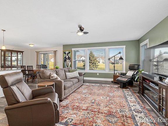3rd image of 1346 Highland Hill Dr