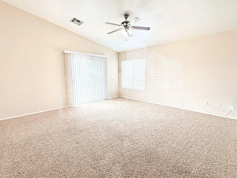 805 S Esmeralda — Photo 10