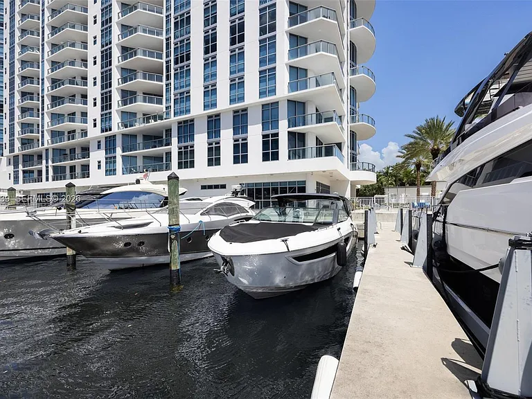 17301 Biscayne Blvd #2009 — Photo 27