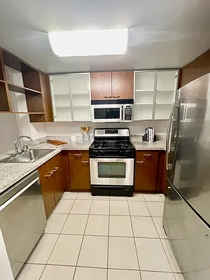 Rented by Cushman & Wakefield (Management) | media 12