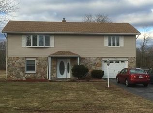 835 Wood St, Swansea, MA 02777